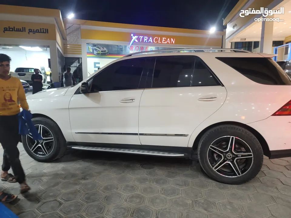 مرسيدس GLE 350 4MATIC فل كامل كراسي جلد دواخل بيج