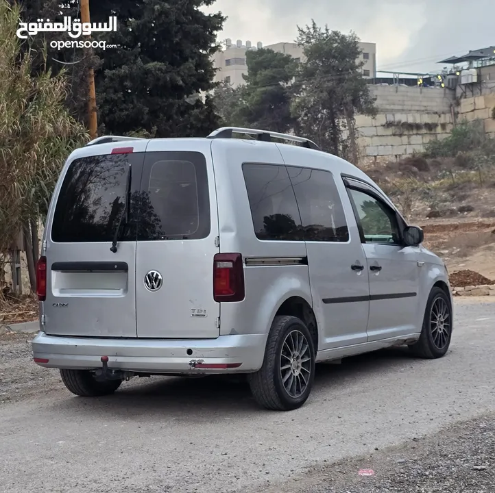 كادي 2016 - 7 مقاعد - ماطور 2000 ديزل - إمكانيه التقسيط بسعر مميز جداً - فحص ممتاز - رام الله