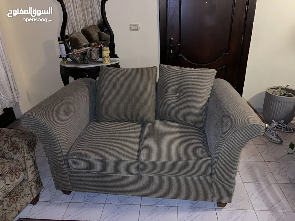 طقم كنب 7 مقاعد - زنبرك couches + متفرقات