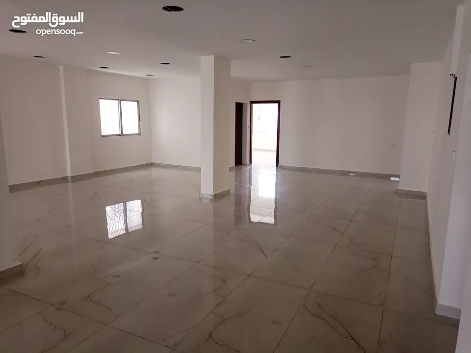 طابق كامل للأجار تجاري/ صناعات خفيفه مقابل مخابز جواد على الأتوستراد مباشره