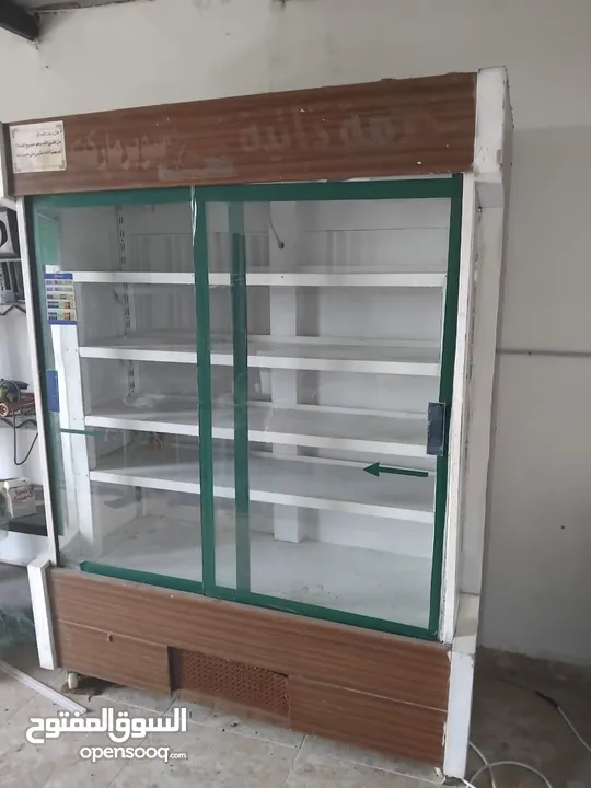 يوجد ثلاجة عرض خدمة ذاتية مستعمله نظيفه نظيفه للبيع الفوري للجادين بالشراء