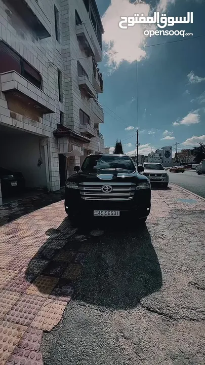 تويوتا لاند كروزر GXR موديل 2024 للإيجار