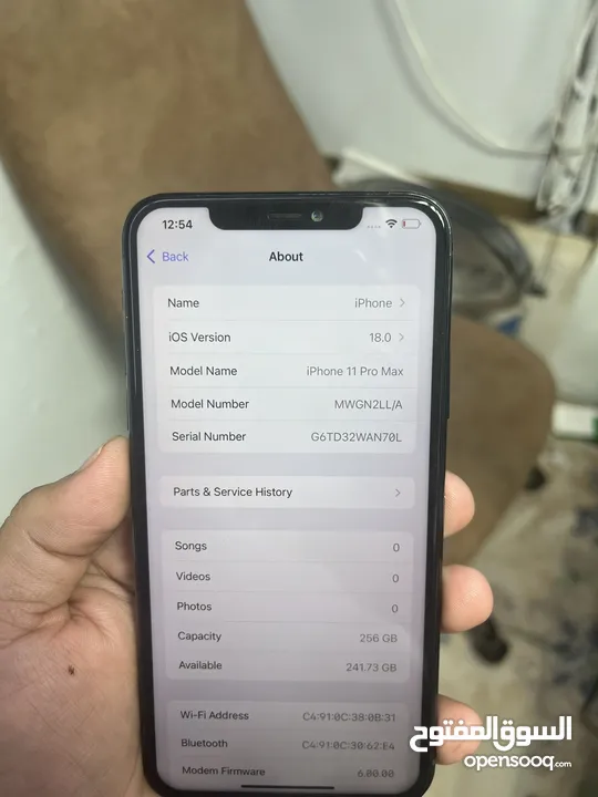 iphone 11pro max 256gb only display chang bsttery helt 82 phone all ok