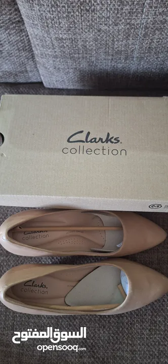 حذاء نسائي ماركة Clarks اصلي - جديد تماما