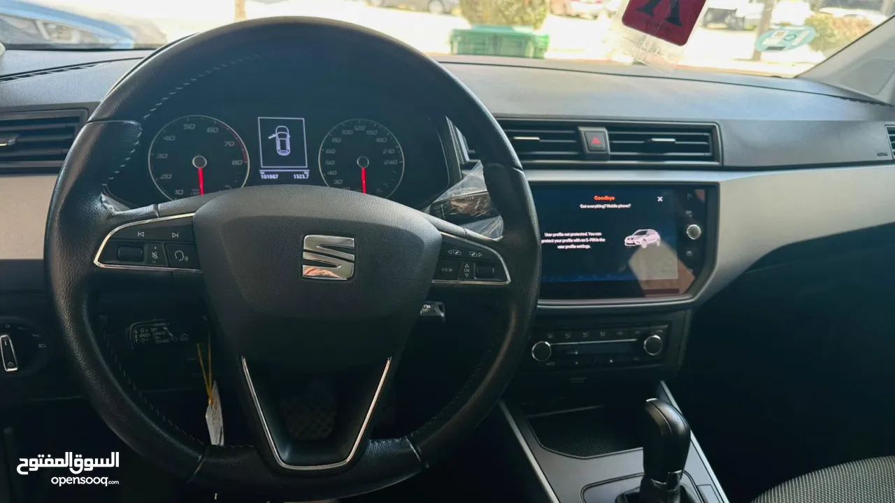 سيات ارونا fr سيارة بحالة الوكالة  البيع كاش فقط وبسعر مغري