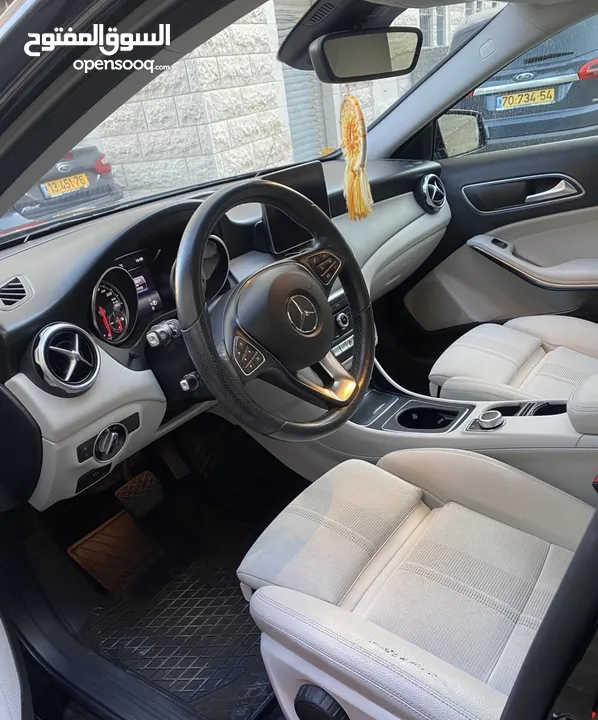 مارسيدس Mercedes Benz gla 200 2018 مع فتحة بانوراما