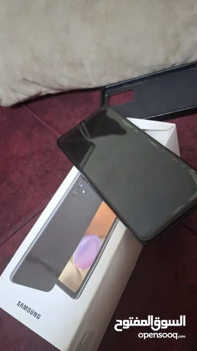 جهاز  A32 سامسونج نظيف كتير استعمال بنت معاه كرتونه