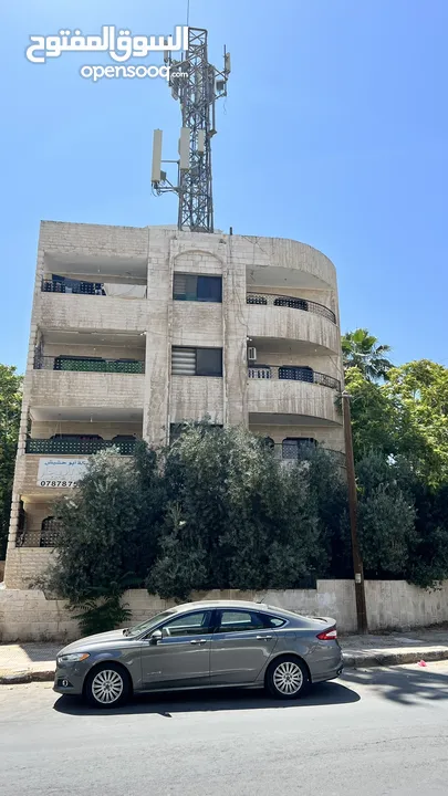عمارة استثمارية وسكنية للبيع في الهاشمي الشمالي