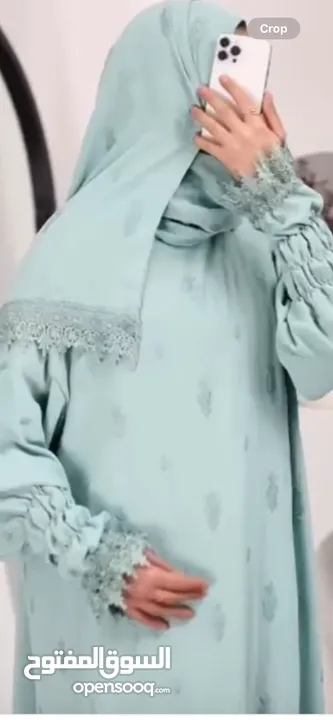 فساتين وعبايات
