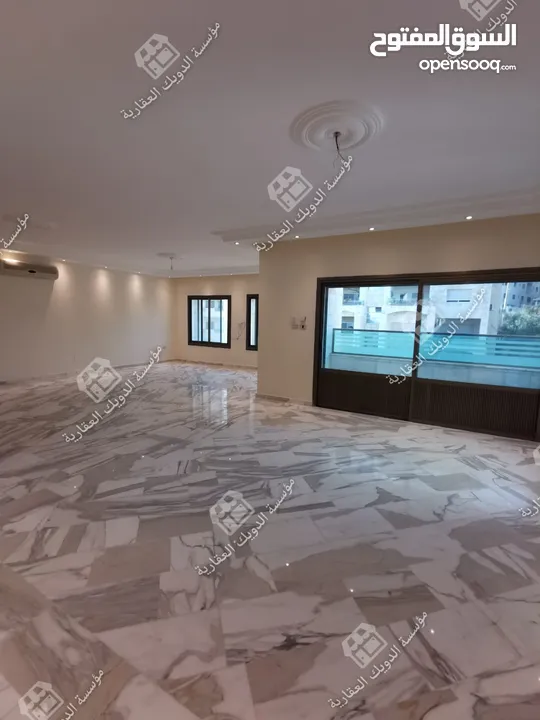 شقة فارغة - دير غبار - 4نوم 2ماستر - 360م - بلكونات بإطلالة مميزة - قرب الخدمات