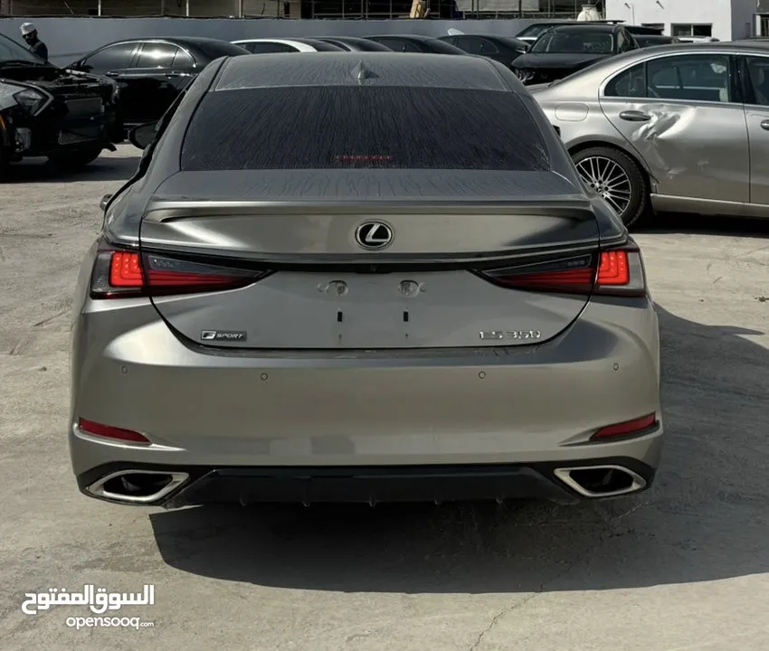 Es350 F sport 2019 قمة في النظافة