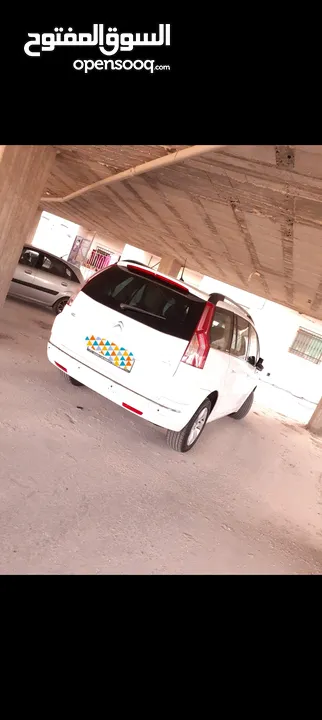 ستروين بيكاسو c4 2012. 7 ركاب