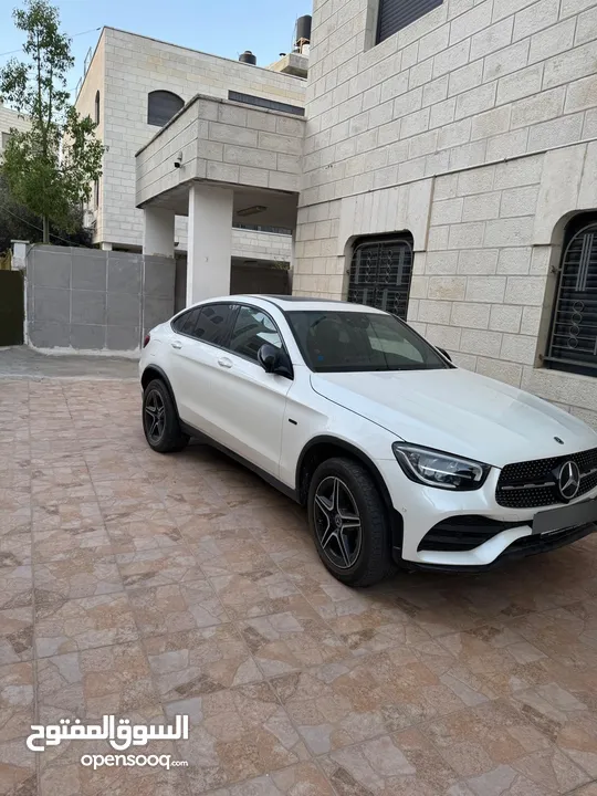 سيارة مرسيدس Glc300e