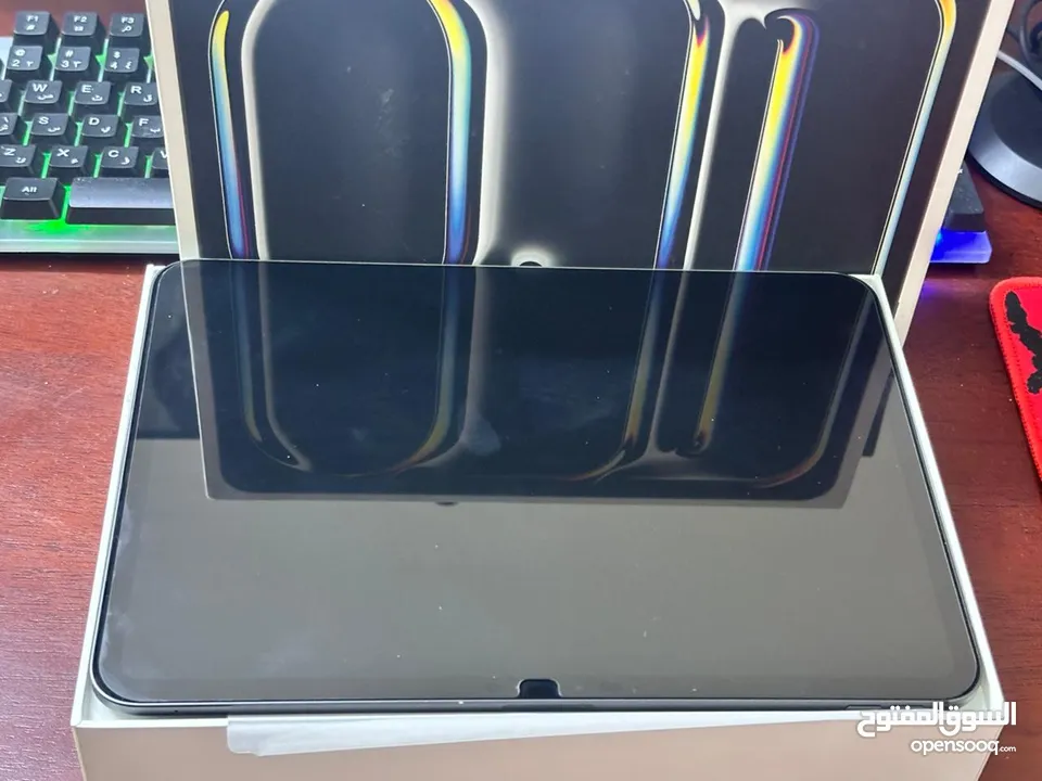 ايباد M4 PRO مساحة تخزين 256 استعمال شهرين مشحون 60 مرة iPad وكالة سعر 650 مع كل أغراضه البيع مستعجل