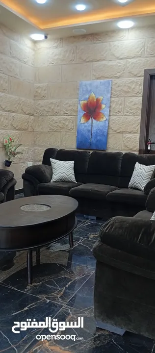 طقم كنب دب بحاله ممتازه