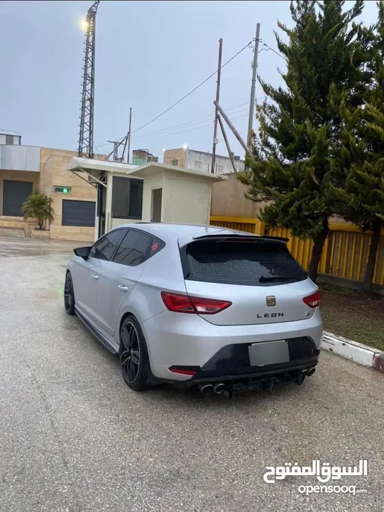 سيات ليون 2014 للبيع