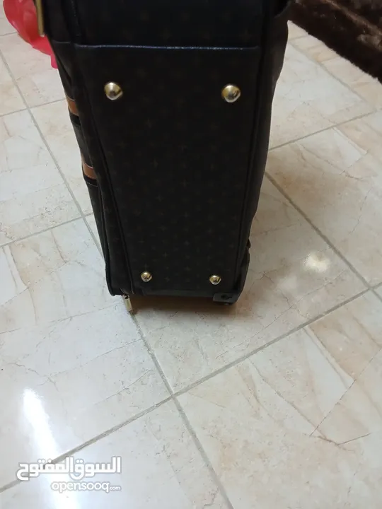 شنته سفر فيها خدش بسيط