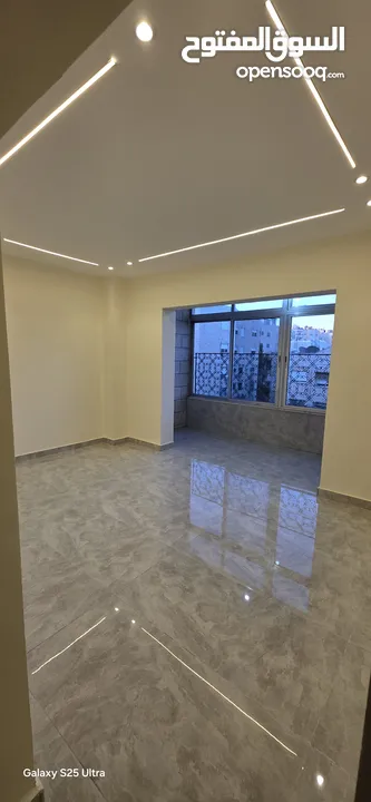 شقه فاخره للبيع