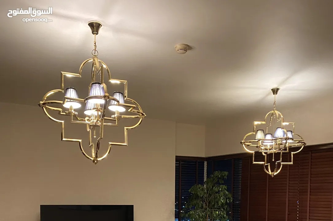 2XLTwo chandeliers