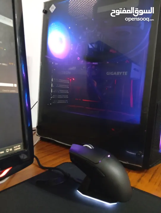 كمبيوتر جيمنغ وحش بلآداء مع تبريد مائي مغلق مستعمل لمدة خفيفة شبه جديد