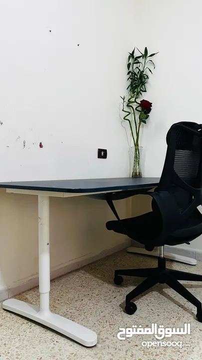 مكتب دراسي طاوله وكرسي متحرك