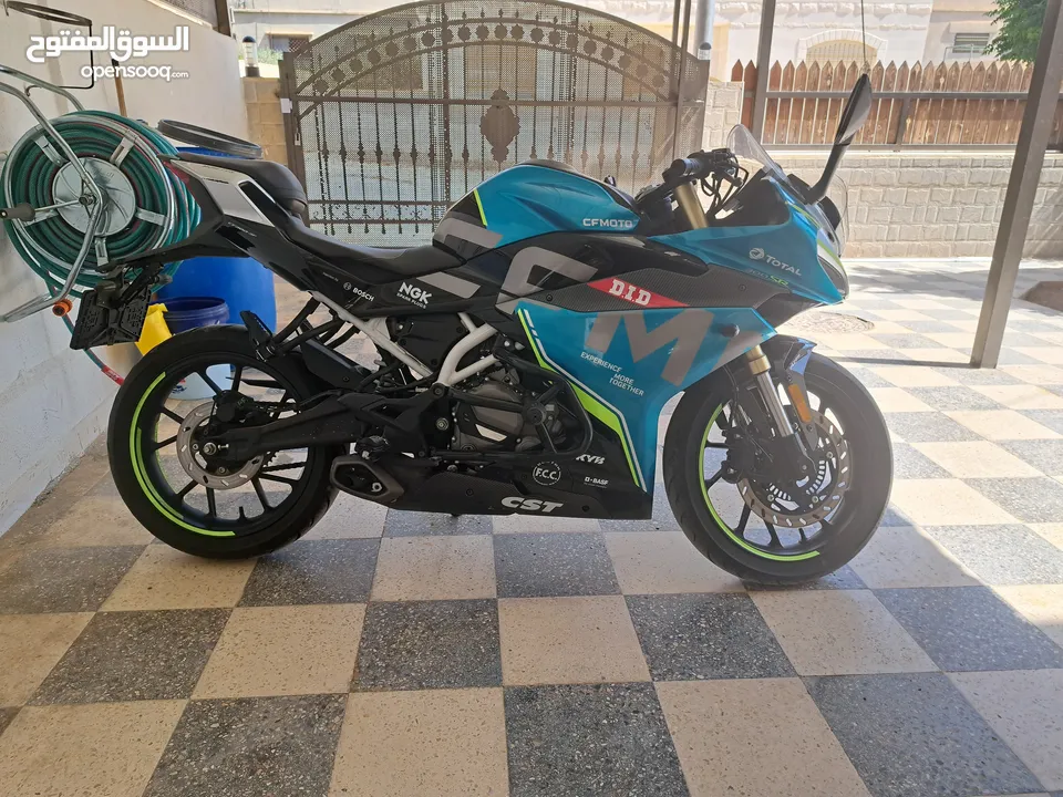 للبيع او البدل cfmoto 300sr