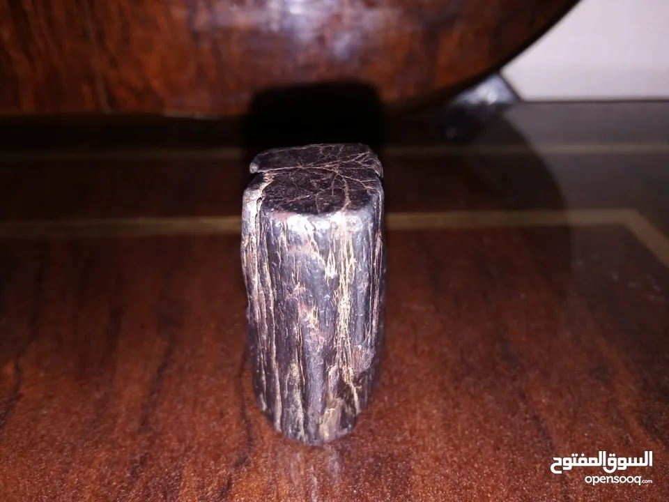 =حجر =نايزيك 29 جرام=يعرفه الخبراء =السعر 1500دينار =اعرضه للبيع=أو للبدل مع فضه أو ذهب؟