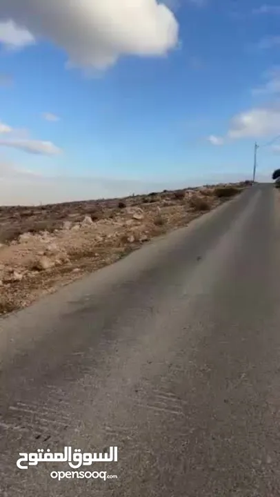 بسم الله الرحمن الرحيم ارض للبيع مساحه 600م2 في رجم شوف بالقرب منّ شفابدران جميع الخدمات على شارعين