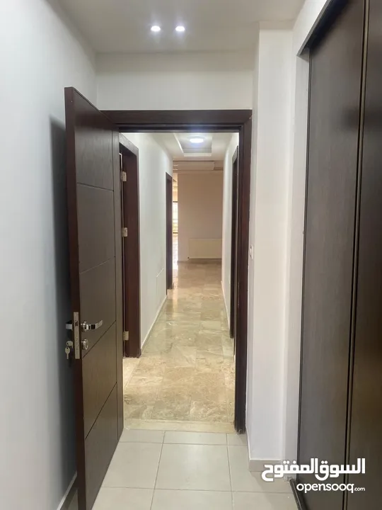 شقة فارغة للبيع او للإيجار في حي الصحابة - ref: 14582