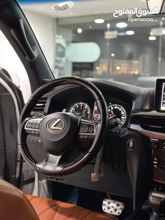 لكزس LX570 S موديل 2019 بلاك ادشن اصل وكالةً نظيفة جدا بدون حوادث