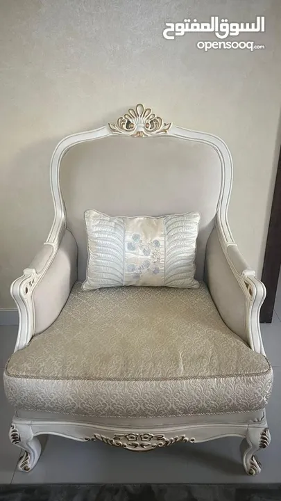 طقم كراسي وطاولات لصاله الجلوس