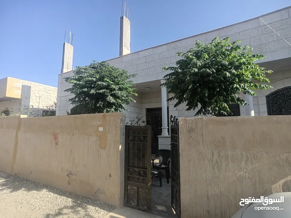 منزل حديث البناء للبيع بسعر مميز / محافظة البلقاء عين الباشا - الشويح الشرقي - حي الحرمين