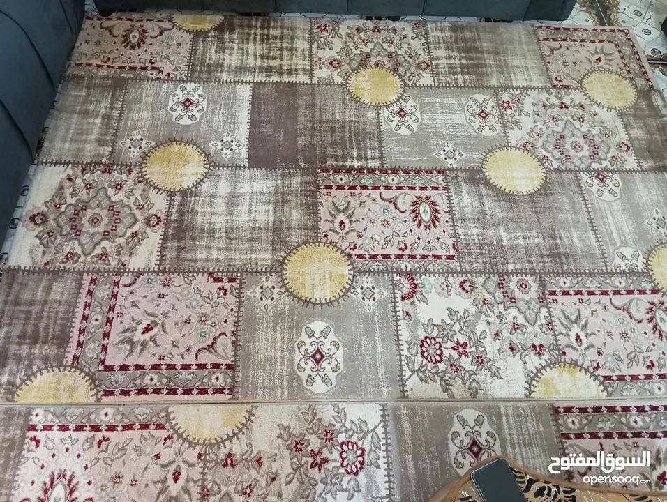 سجاد للبيع بحالة ممتازة جداً جداً