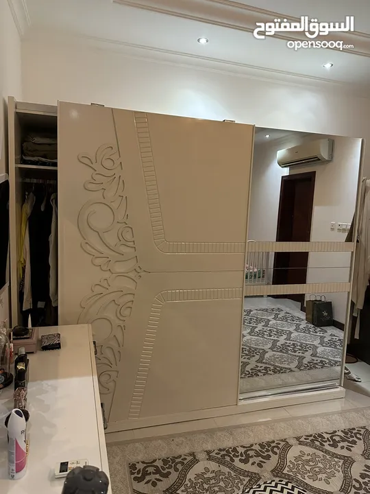 Homecenter closet for sale