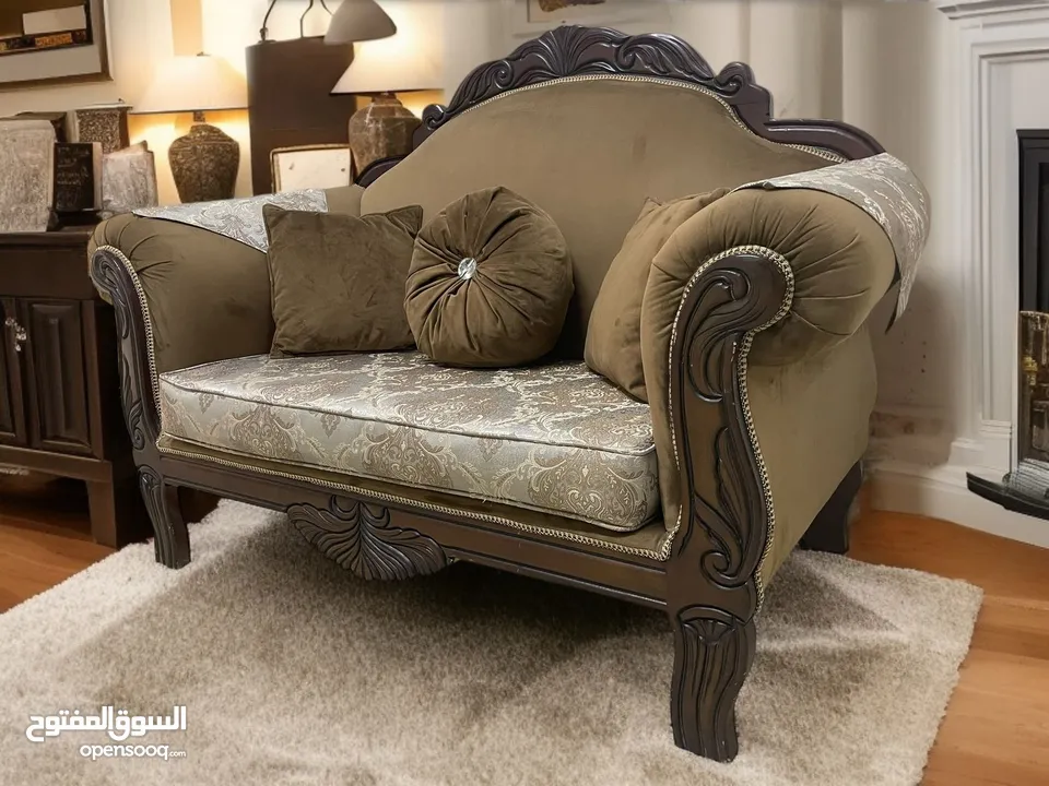 كنب زان مع الطاولات