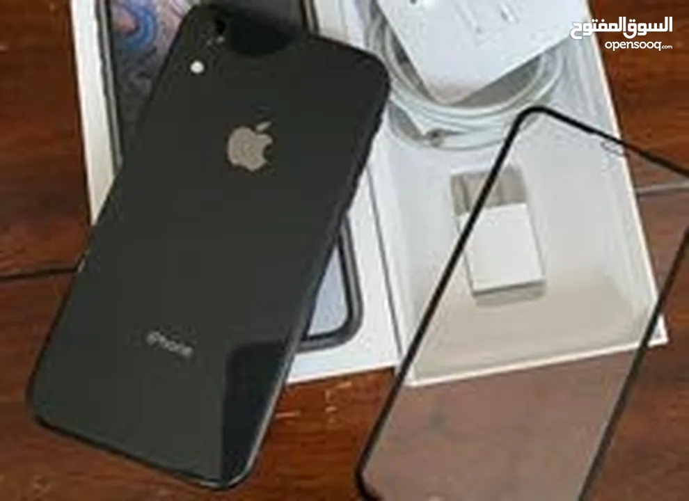 آيفون XR للبيع بحاله ممتازه مع كفرات للجهاز
