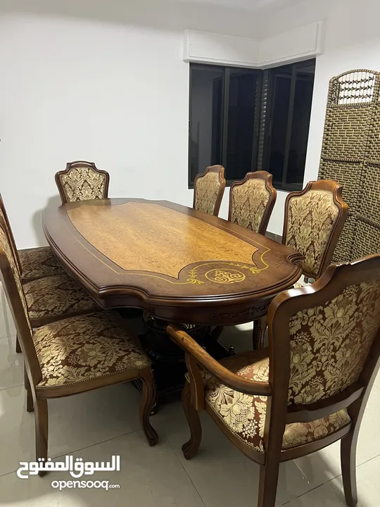طاوله سفره 8 كراسي بحاله ممتازه جدااا