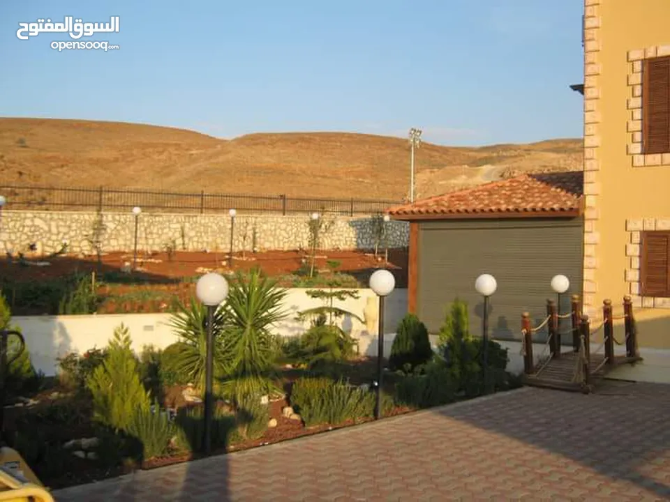 للبيع شاليه السلط حوض الخيمه التحته مساحة الارض4 دونم مساحة البناء 280 مع بركة سباحه السعر 140الف
