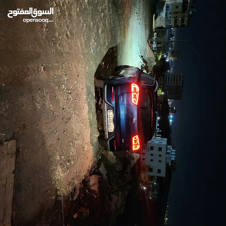 Kia nero 2018 فل اضافات البوز الجديد  سيارة جدا اقتصادية 18 ل 20 على اللتر