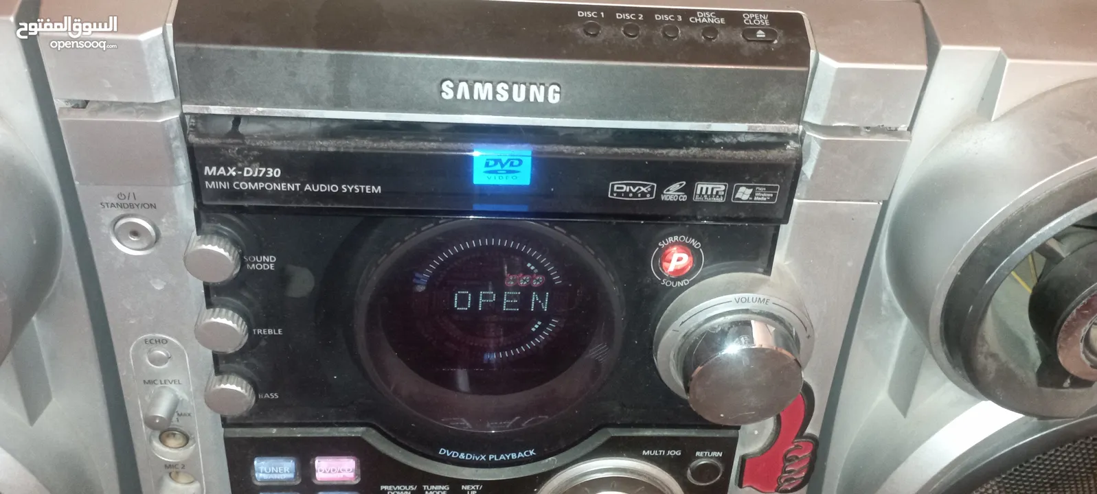 ستيريو نوع سامسونج استعمال خفيف للبيع بسعر مغري بحق سماعاته