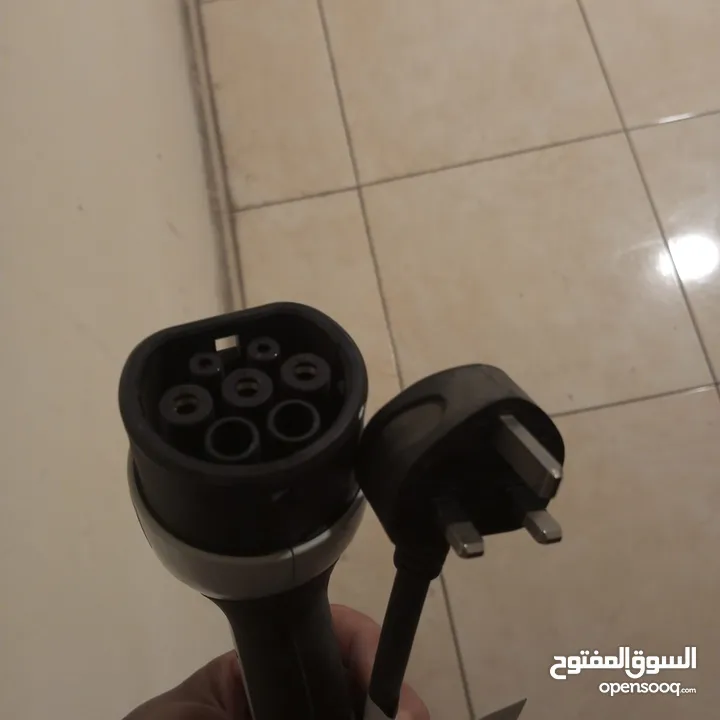 شاحن اوربي للبيع شغال مئة بالمئة اصلي