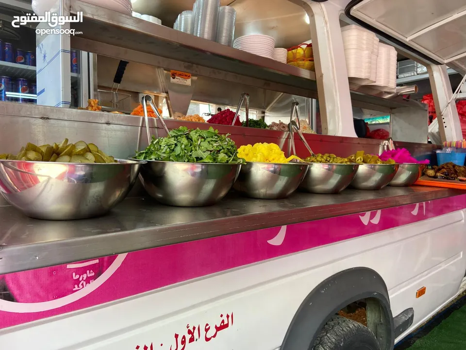 باص مرسيدس مفصل مطعم للبيع