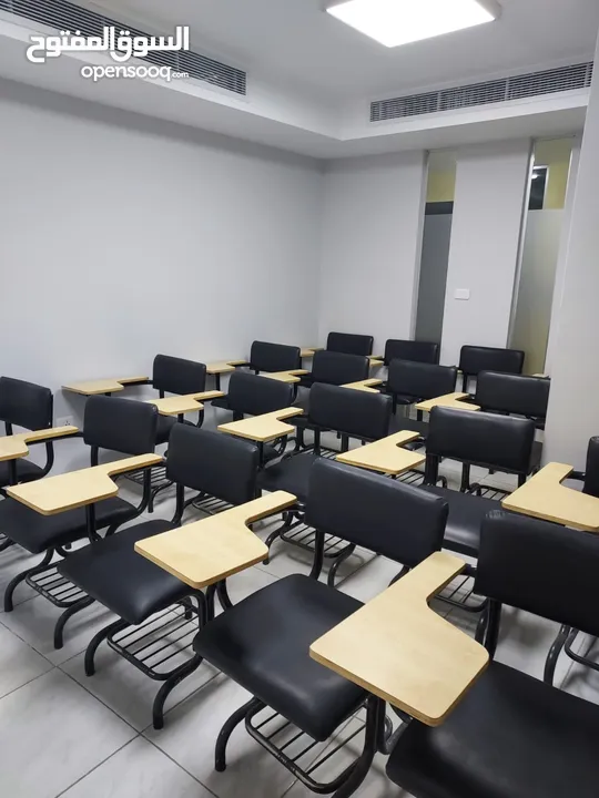 تأجير مكاتب مفروشة وقاعات اجتماعات لرجال الاعمال Business Center – Training Halls and Office Space