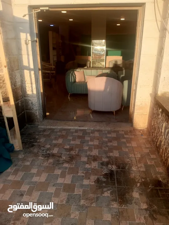 يصلح مشغل ومعرض