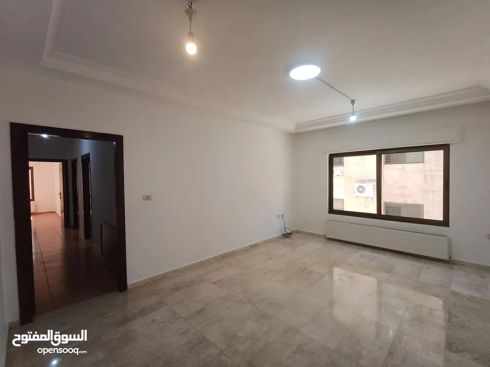 شقه فارغه للايجار خلدا