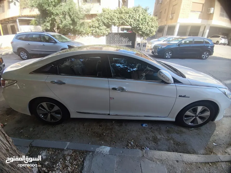 Hyundai Sonata Hybrid 2012 full option Limited Edition