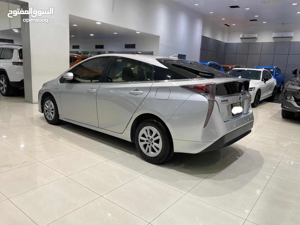 Toyota Prius Hybrid 2017 (Silver)