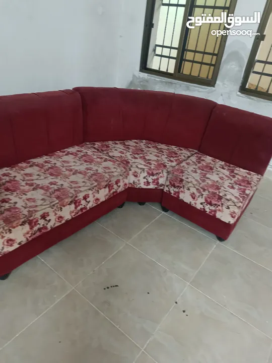 اثاث مستعمل للبيع بسعر مناسب جدا  الاثاث بحالة جيدة جدا والبيع لكامل القطع