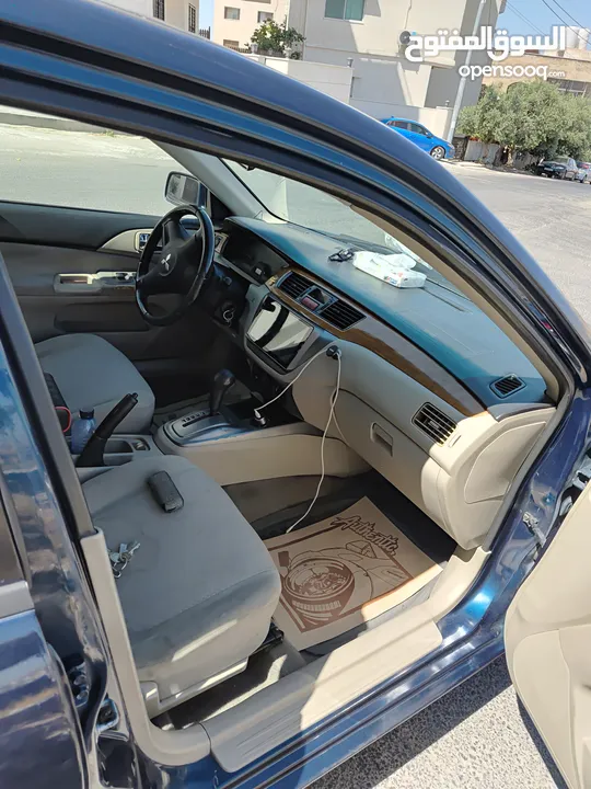 متسوبيشي لانسر GLX 2007 1600 cc وارد الخليج الكويت جميع الإضافات بإستثناء الفتحه وجنط إضافي.