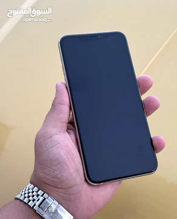 عرض لفترة محدودة : iPhone 11pro max 256gb هواتف بحالة الوكالة مع ضمان و ملحقات و بأقل سعر لا يفوتك